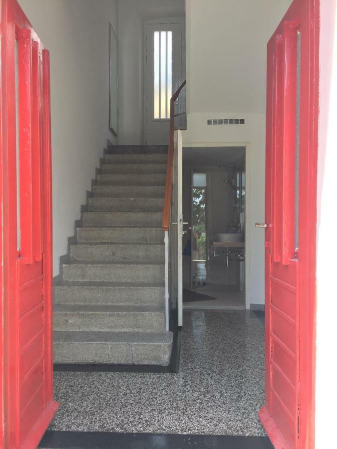 Central House Nona 茨里克韦尼察 外观 照片
